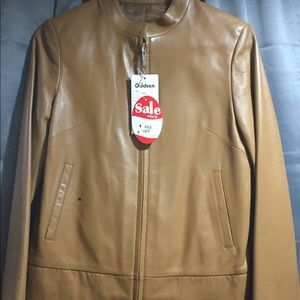 Short zippered leather jacket